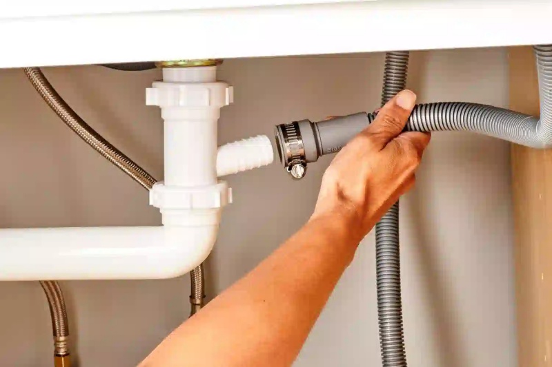 Bồn rửa chén bị rỉ nước
