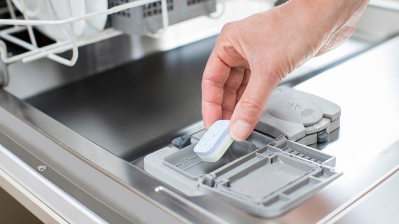 chất tẩy rửa cho máy rửa chén