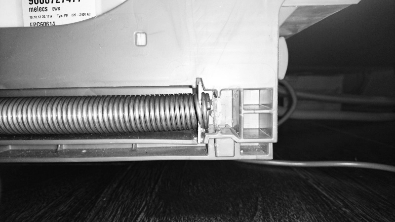 Nguyên nhân và khắc phục lỗi máy rửa bát không đóng được cửa
