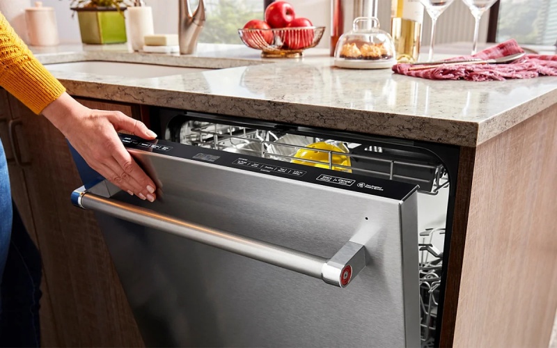 máy rửa chén bị rò rỉ nước