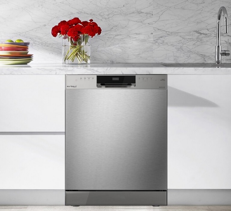 máy rửa chén công suất trên 1500w 5