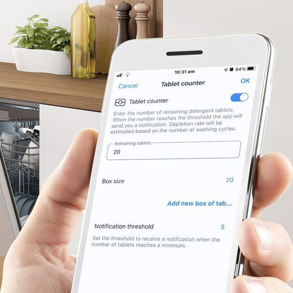 T&iacute;nh năng theo d&otilde;i v&agrave; cảnh b&aacute;o hết vi&ecirc;n tẩy rửa tr&ecirc;n ứng dụng HomeConnect sẽ tự động th&ocirc;ng b&aacute;o khi bạn chỉ c&ograve;n 5 vi&ecirc;n