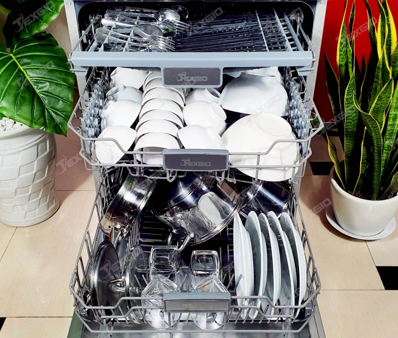 Texgio TGBI036T cho phép bạn thoải mái sắp xếp bát đĩa, nồi xoong theo ý muốn