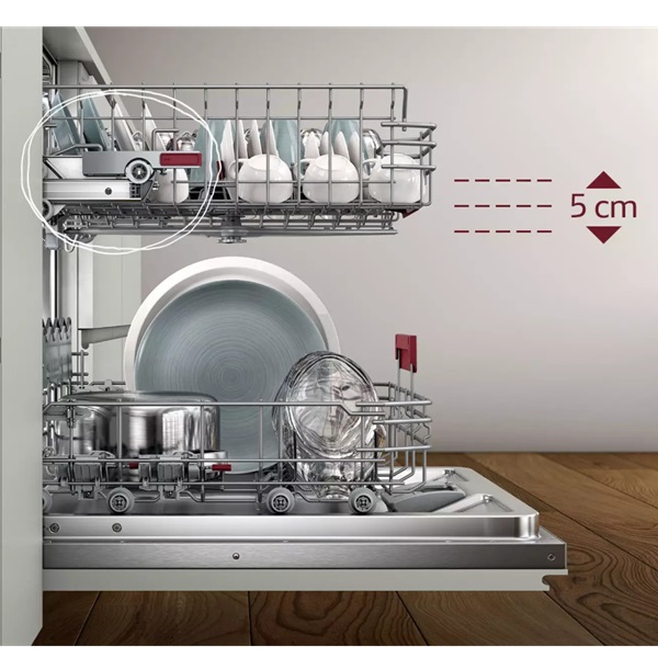 Bạn có thể dễ dàng điều chỉnh vị trí chứa bát đĩa dễ dàng