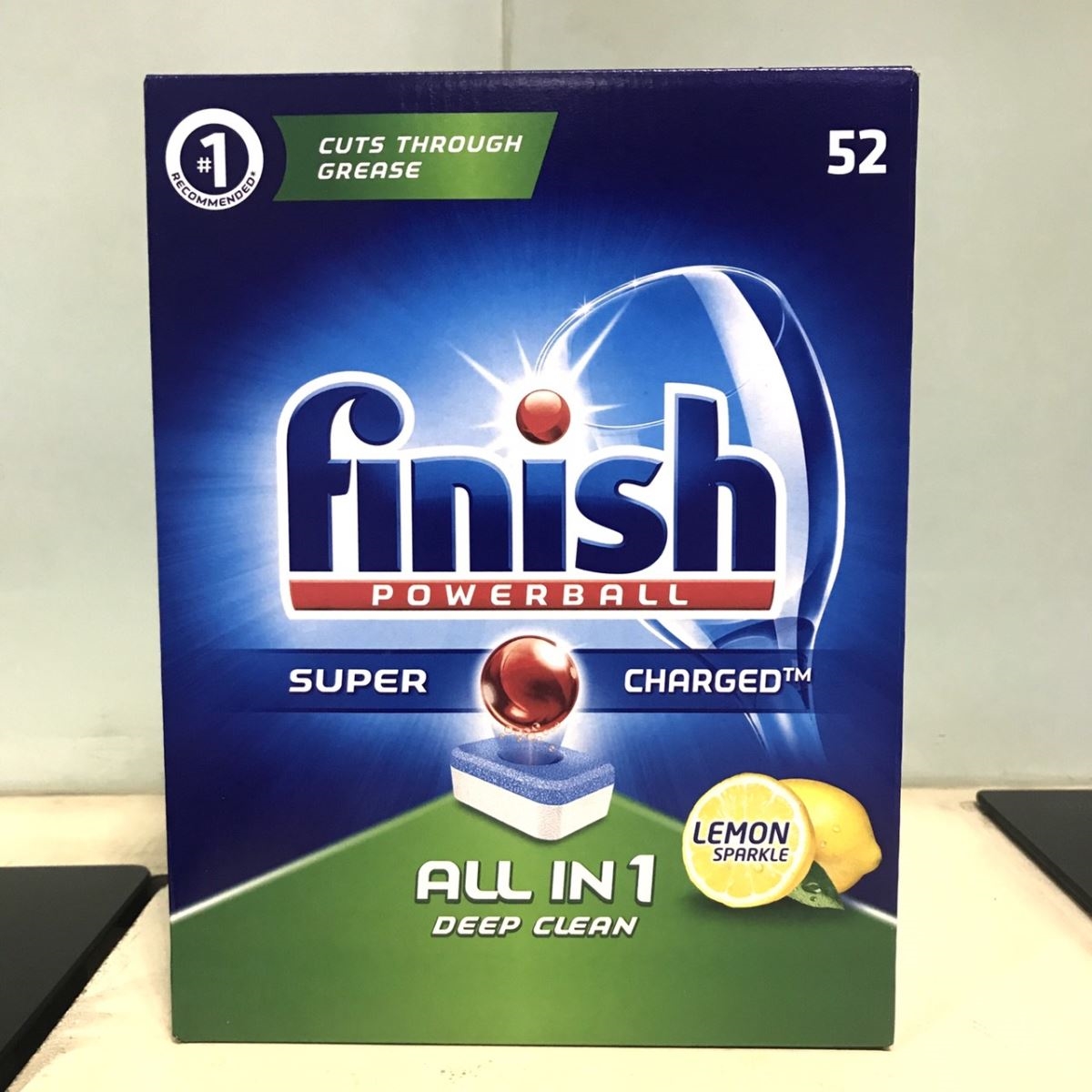 Viên rửa chén Finish All In 1 Max 52V với công nghệ làm sạch mạnh mẽ và hiệu quả.