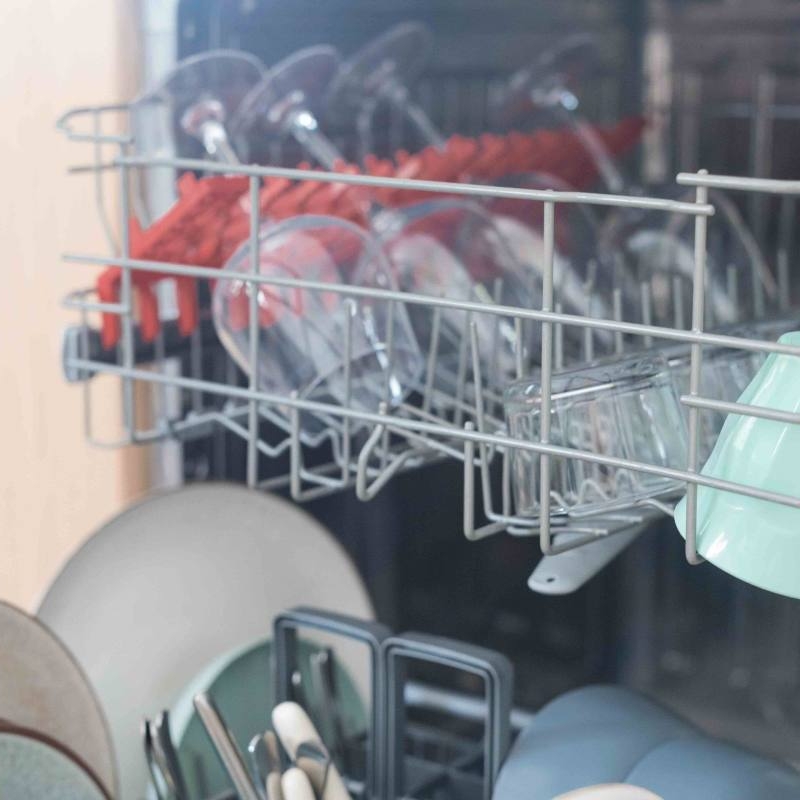 An Toàn Khi Rửa Ly Rượu Thủy Tinh với chế độ rửa nhẹ nhàng, chăm sóc đặc biệt cho đồ dùng dễ vỡ.