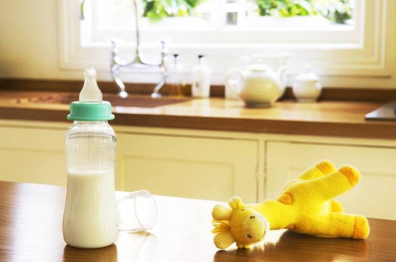 Máy rửa bát có khả năng làm sạch và diệt khuẩn cho bình sữa, đồ chơi trẻ em